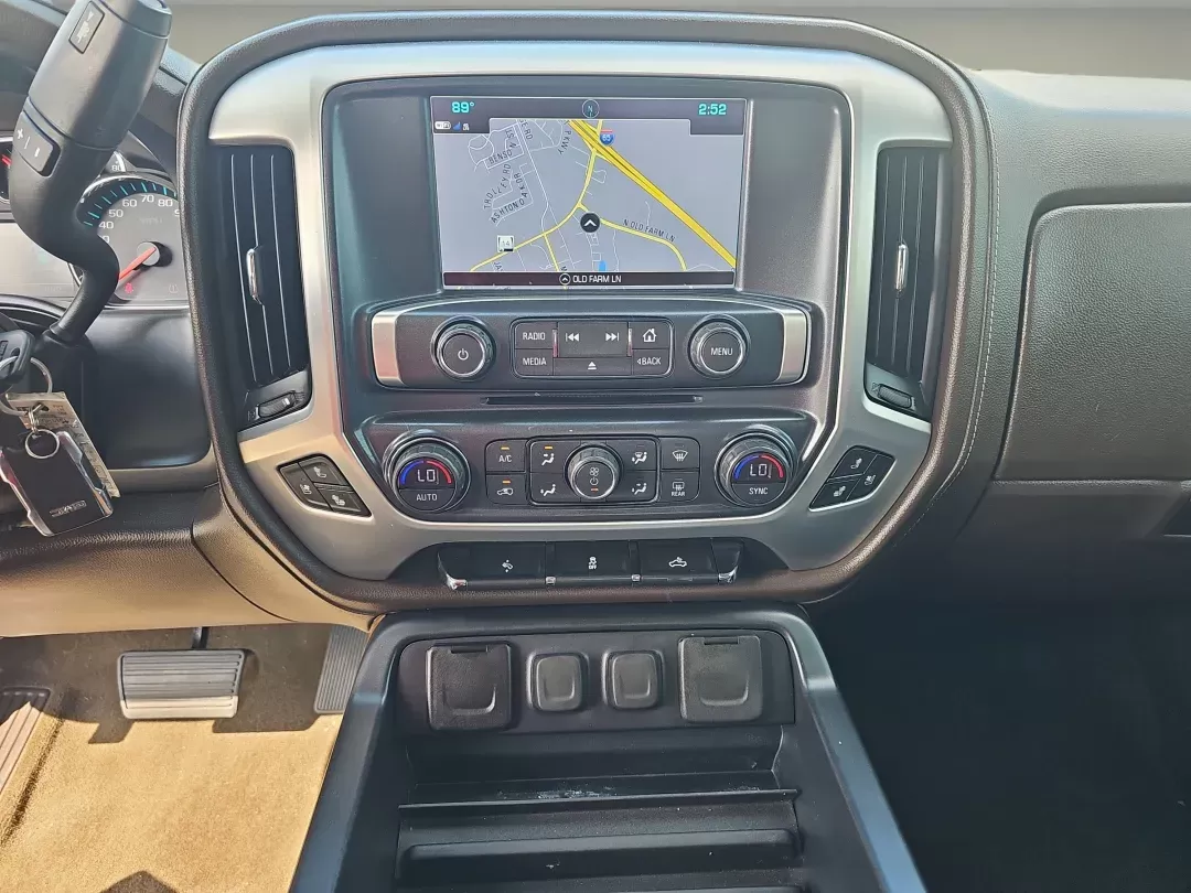 2018 /Cocoa/Dune GMC Sierra 1500 SLT (3GTU2NECXJG) with an Gas V8 5.3L/325 engine, 6-Speed Automatic transmission, located at 521 Old Farm Lane Rd, Prattville, AL, 36066, (334) 325-1505, 32.482460, -86.416367 - 2018 GMC Sierra 1500 SLT - Photo#11