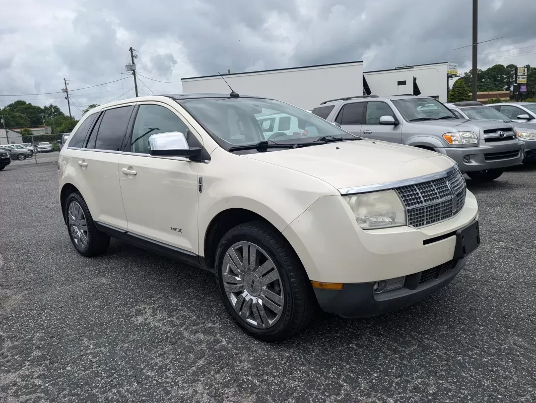 2008 Lincoln MKX (2LMDU68C38B) with an Gas V6 3.5L/213 engine, 6-Speed Automatic w/OD transmission, located at 3959 U.S. 80 W, Phenix City, AL, 36870, (334) 297-4885, 32.469296, -85.135185 - 2008 Lincoln MKX - Photo#2