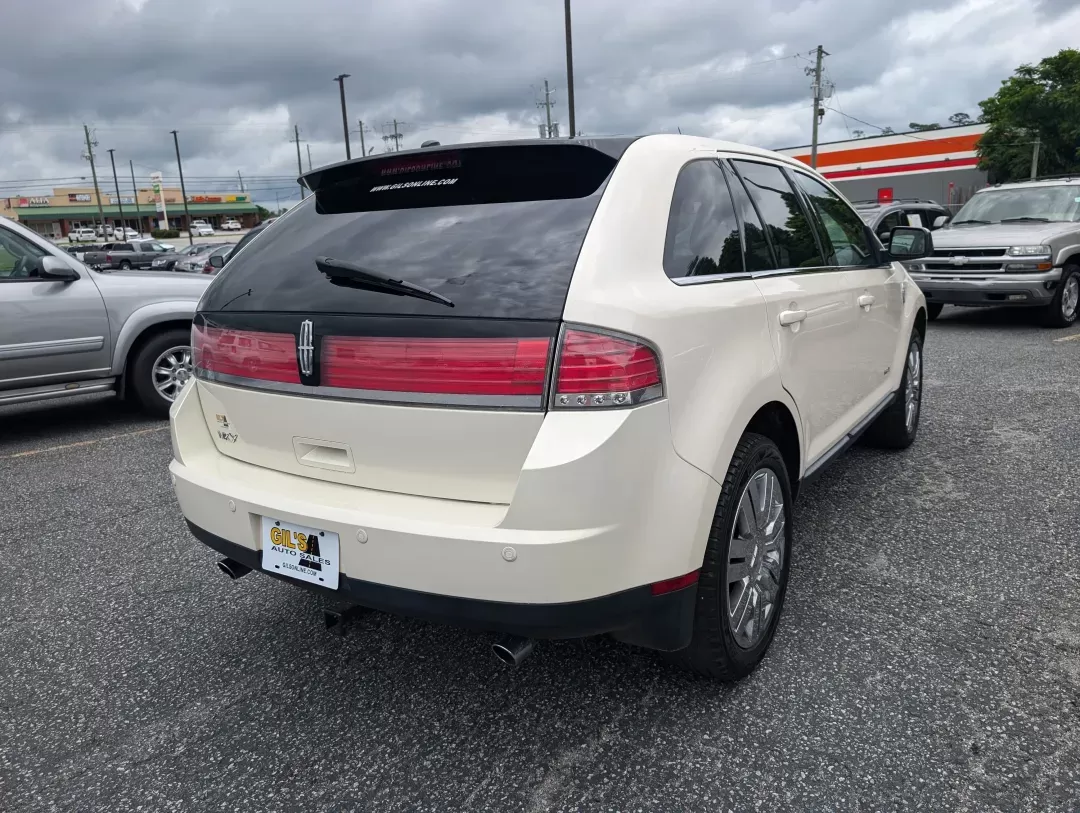 2008 Lincoln MKX (2LMDU68C38B) with an Gas V6 3.5L/213 engine, 6-Speed Automatic w/OD transmission, located at 3959 U.S. 80 W, Phenix City, AL, 36870, (334) 297-4885, 32.469296, -85.135185 - 2008 Lincoln MKX - Photo#4