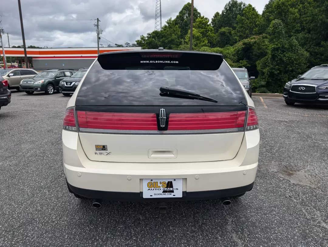 2008 Lincoln MKX (2LMDU68C38B) with an Gas V6 3.5L/213 engine, 6-Speed Automatic w/OD transmission, located at 3959 U.S. 80 W, Phenix City, AL, 36870, (334) 297-4885, 32.469296, -85.135185 - 2008 Lincoln MKX - Photo#5