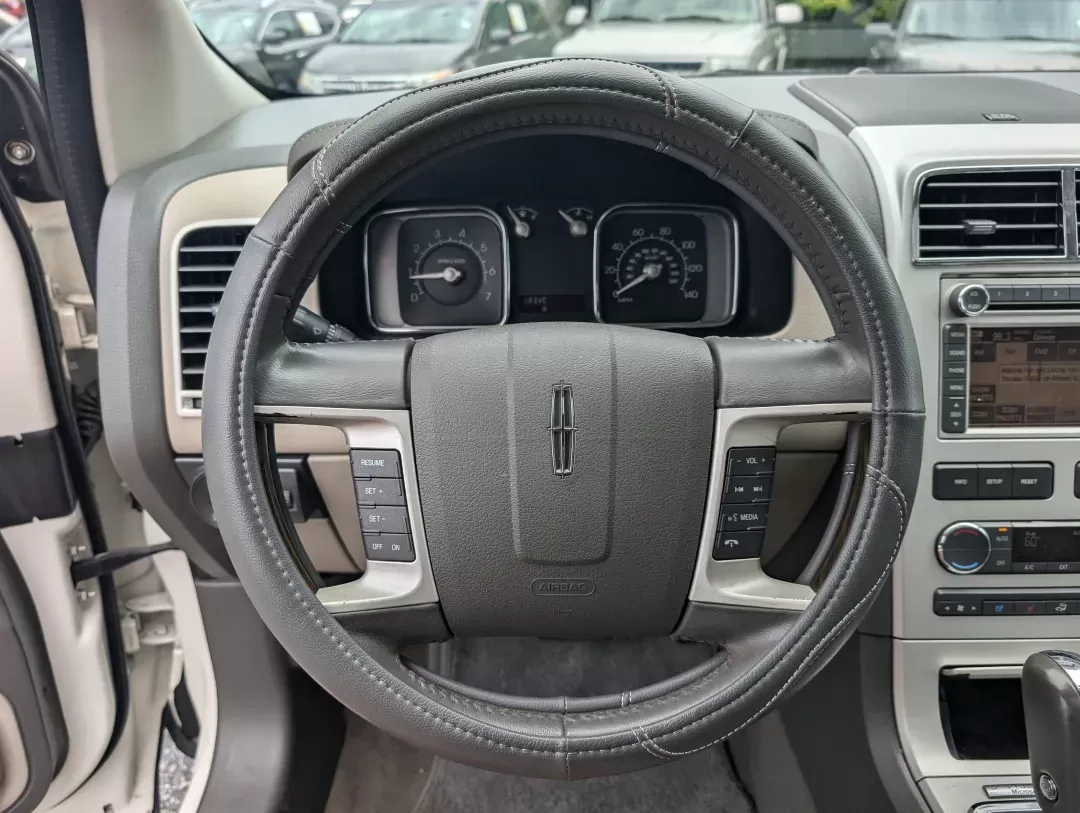 2008 Lincoln MKX (2LMDU68C38B) with an Gas V6 3.5L/213 engine, 6-Speed Automatic w/OD transmission, located at 3959 U.S. 80 W, Phenix City, AL, 36870, (334) 297-4885, 32.469296, -85.135185 - 2008 Lincoln MKX - Photo#14