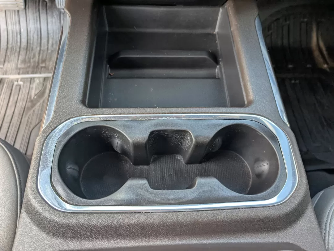 2020 /Dark Walnut/Slate GMC Sierra 1500 SLT (3GTU9DED9LG) with an Other engine, located at 3959 U.S. 80 W, Phenix City, AL, 36870, (334) 297-4885, 32.469296, -85.135185 - **Unleash Adventure with the 2020 GMC Sierra 1500 SLT at Gils Auto - Phenix City!**<br /> <br /> Are you ready to elevate your adventures on and off the road? The 2020 GMC Sierra 1500 SLT is the ideal companion for weekend getaways, family outings, and everything in between. With spacious seating fo - Photo#14