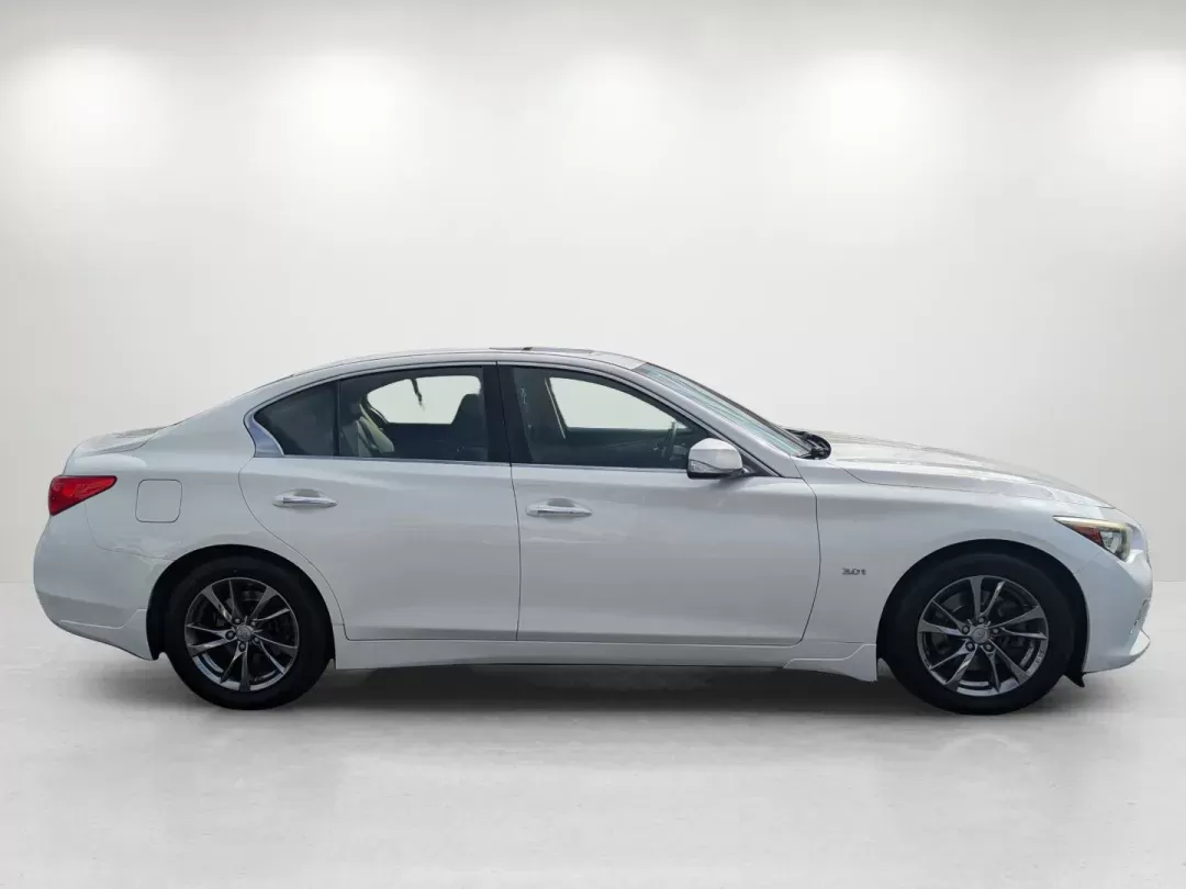 2017 Pure White /Graphite Infiniti Q50 3.0t Signature Edition (JN1EV7APXHM) with an Twin Turbo Premium Unleaded V-6 3.0 L/183 engine, 7-Speed Automatic w/OD transmission, located at 3959 U.S. 80 W, Phenix City, AL, 36870, (334) 297-4885, 32.469296, -85.135185 - 2017 Infiniti Q50 3.0t Signature Edition - Photo#4