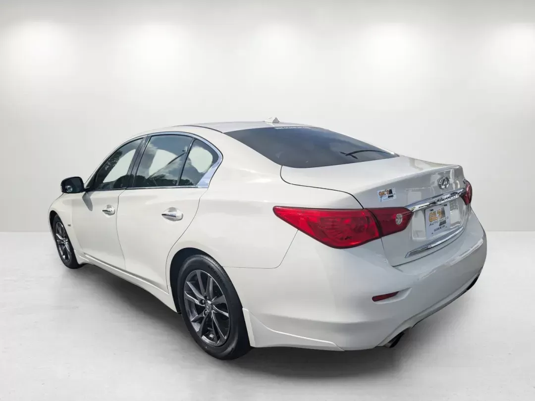 2017 Pure White /Graphite Infiniti Q50 3.0t Signature Edition (JN1EV7APXHM) with an Twin Turbo Premium Unleaded V-6 3.0 L/183 engine, 7-Speed Automatic w/OD transmission, located at 3959 U.S. 80 W, Phenix City, AL, 36870, (334) 297-4885, 32.469296, -85.135185 - 2017 Infiniti Q50 3.0t Signature Edition - Photo#7