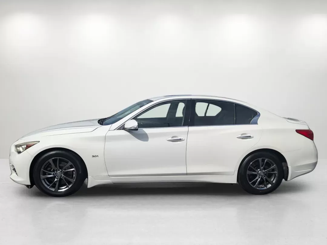 2017 Pure White /Graphite Infiniti Q50 3.0t Signature Edition (JN1EV7APXHM) with an Twin Turbo Premium Unleaded V-6 3.0 L/183 engine, 7-Speed Automatic w/OD transmission, located at 3959 U.S. 80 W, Phenix City, AL, 36870, (334) 297-4885, 32.469296, -85.135185 - 2017 Infiniti Q50 3.0t Signature Edition - Photo#8