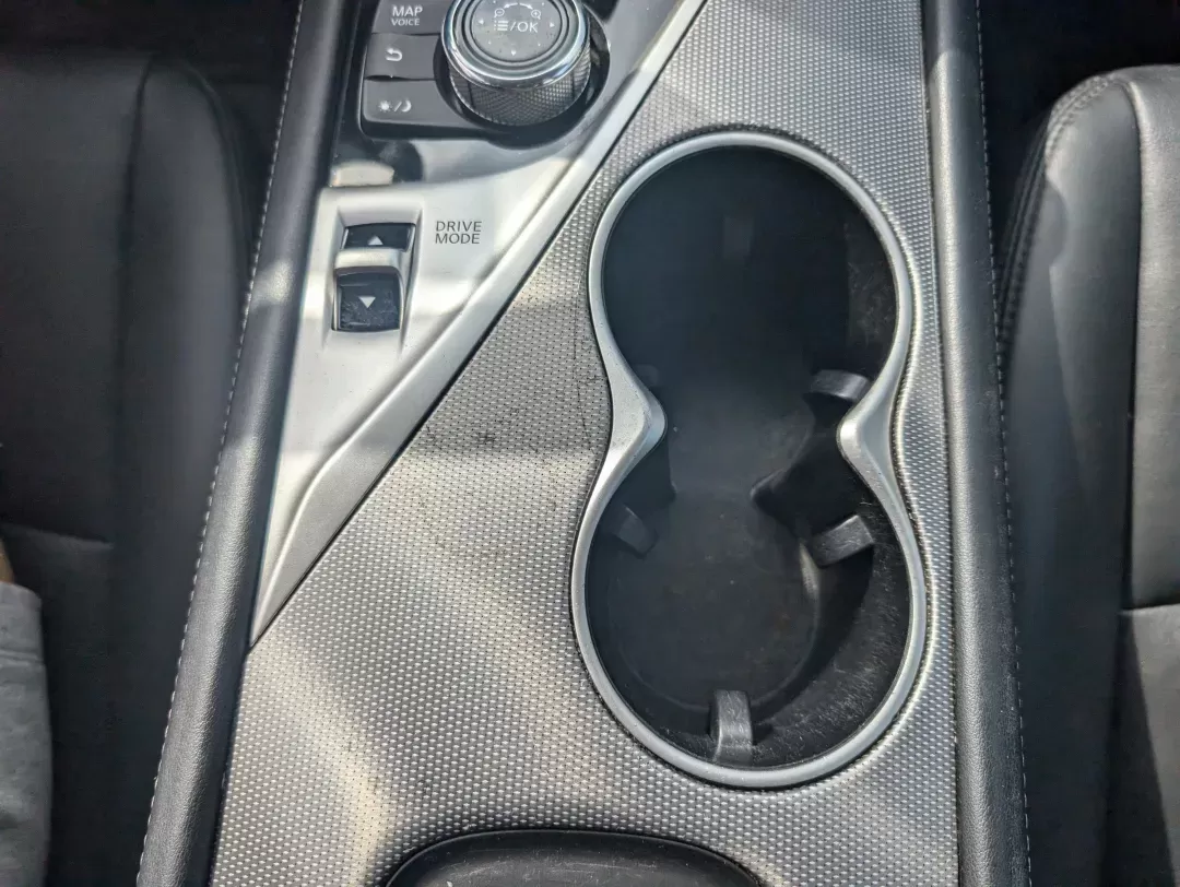 2017 Pure White /Graphite Infiniti Q50 3.0t Signature Edition (JN1EV7APXHM) with an Twin Turbo Premium Unleaded V-6 3.0 L/183 engine, 7-Speed Automatic w/OD transmission, located at 3959 U.S. 80 W, Phenix City, AL, 36870, (334) 297-4885, 32.469296, -85.135185 - 2017 Infiniti Q50 3.0t Signature Edition - Photo#13