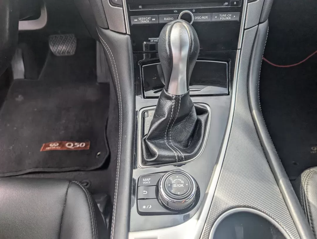 2017 Pure White /Graphite Infiniti Q50 3.0t Signature Edition (JN1EV7APXHM) with an Twin Turbo Premium Unleaded V-6 3.0 L/183 engine, 7-Speed Automatic w/OD transmission, located at 3959 U.S. 80 W, Phenix City, AL, 36870, (334) 297-4885, 32.469296, -85.135185 - 2017 Infiniti Q50 3.0t Signature Edition - Photo#14