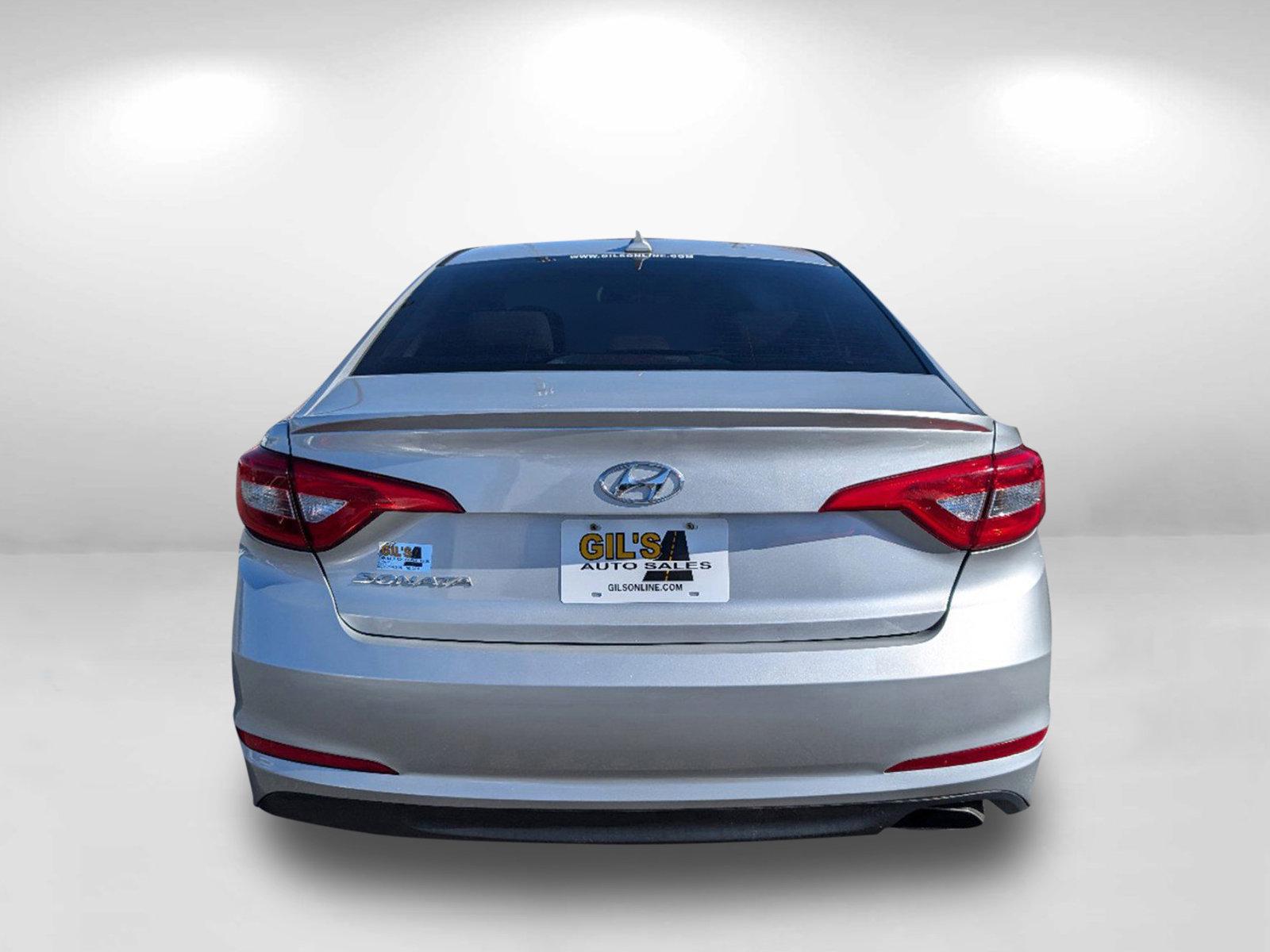 2017 /Gray Hyundai Sonata 2.4L (5NPE24AF4HH) with an Regular Unleaded I-4 2.4 L/144 engine, 6-Speed Automatic w/OD transmission, located at 804 22nd Ave, Phenix City, AL, 36870, (334) 297-1860, 32.484749, -85.024475 - 2017 Hyundai Sonata 2.4L - Photo#5