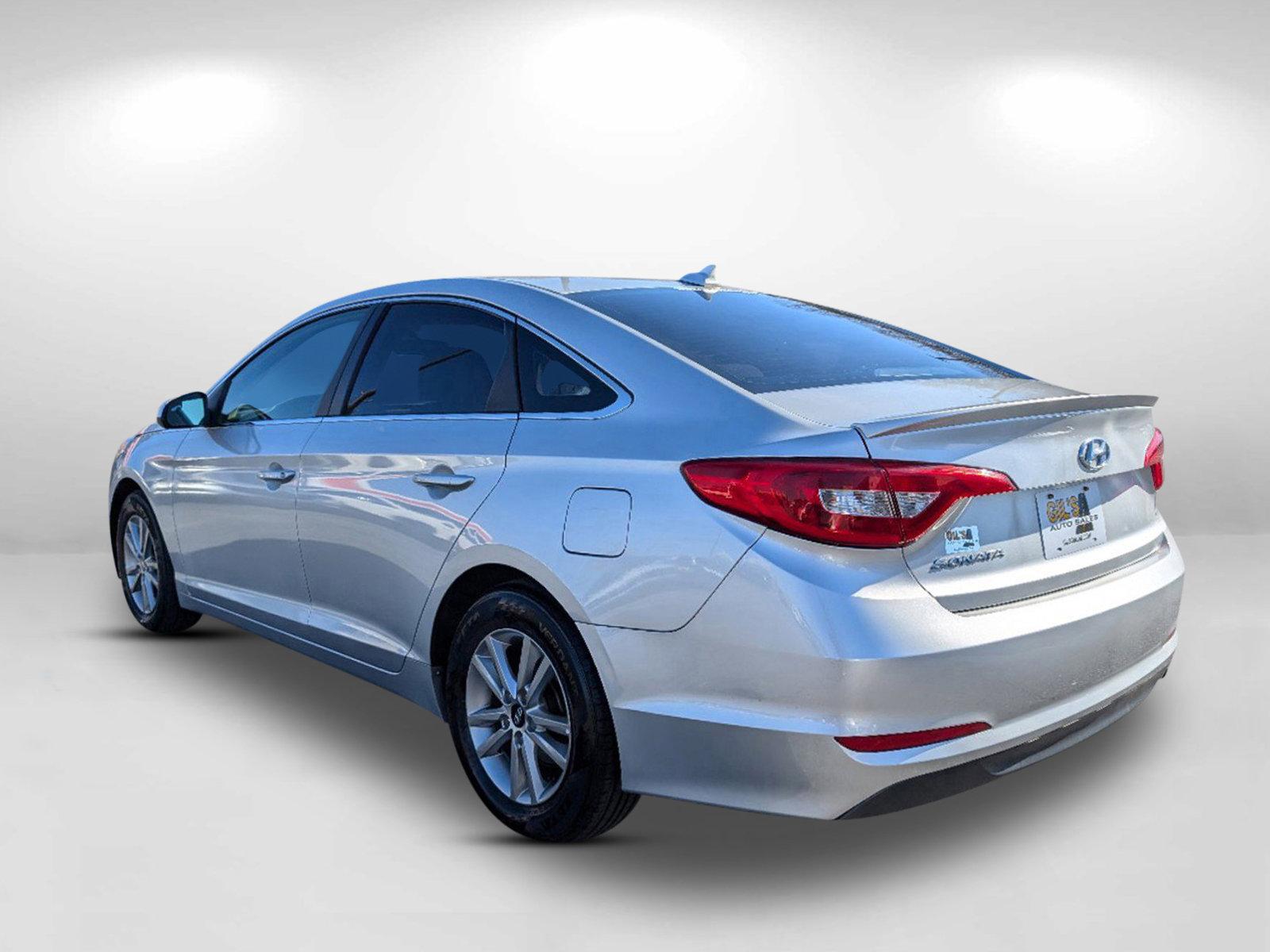 2017 /Gray Hyundai Sonata 2.4L (5NPE24AF4HH) with an Regular Unleaded I-4 2.4 L/144 engine, 6-Speed Automatic w/OD transmission, located at 804 22nd Ave, Phenix City, AL, 36870, (334) 297-1860, 32.484749, -85.024475 - 2017 Hyundai Sonata 2.4L - Photo#6