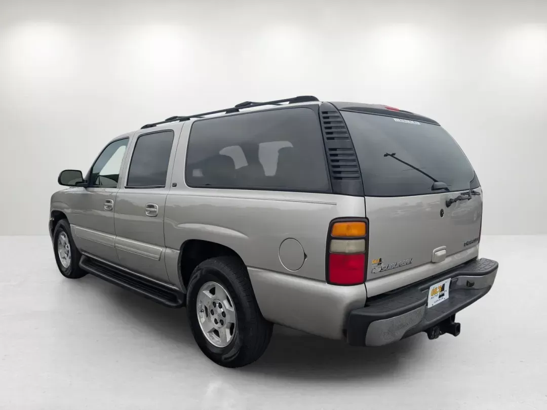 2004 /Gray/Dark Charcoal Chevrolet Suburban LT (3GNEC16Z94G) with an Other engine, located at 3959 U.S. 80 W, Phenix City, AL, 36870, (334) 297-4885, 32.469296, -85.135185 - **Discover Adventure with the 2004 Chevrolet Suburban LT at Gils Auto!**<br /> <br /> Are you ready to elevate your family road trips or weekend getaways? This 2004 Chevrolet Suburban LT, available at Gils Auto in Phenix City, AL, is your ticket to unforgettable experiences. With its spacious interi - Photo#6