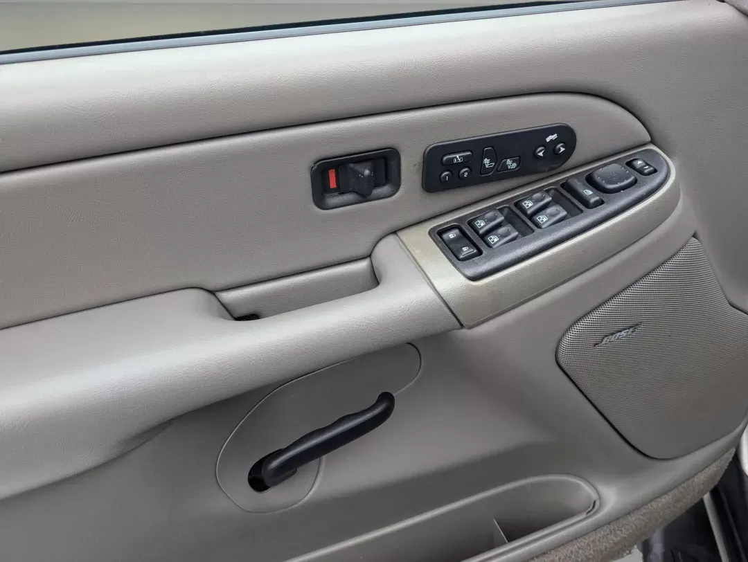 2004 /Gray/Dark Charcoal Chevrolet Suburban LT (3GNEC16Z94G) with an Other engine, located at 3959 U.S. 80 W, Phenix City, AL, 36870, (334) 297-4885, 32.469296, -85.135185 - **Discover Adventure with the 2004 Chevrolet Suburban LT at Gils Auto!**<br /> <br /> Are you ready to elevate your family road trips or weekend getaways? This 2004 Chevrolet Suburban LT, available at Gils Auto in Phenix City, AL, is your ticket to unforgettable experiences. With its spacious interi - Photo#8