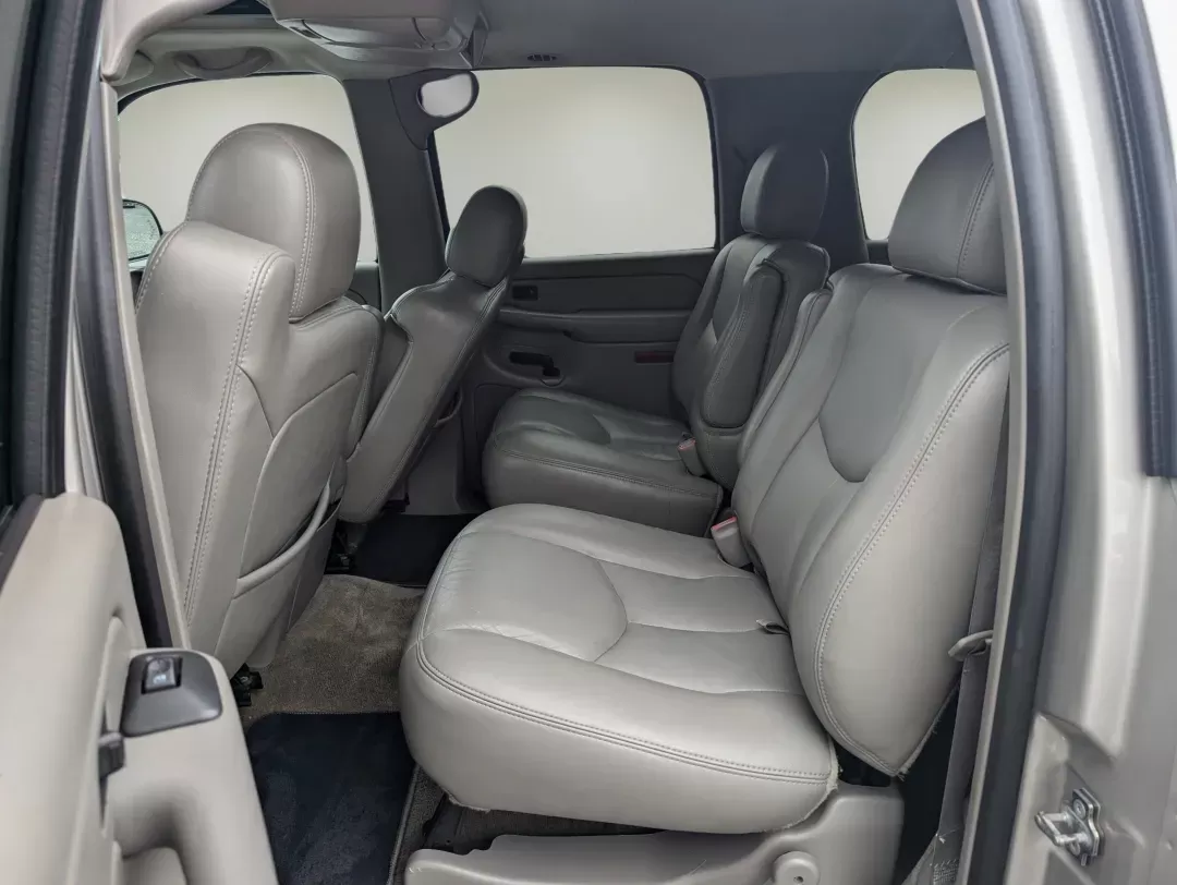 2004 /Gray/Dark Charcoal Chevrolet Suburban LT (3GNEC16Z94G) with an Other engine, located at 3959 U.S. 80 W, Phenix City, AL, 36870, (334) 297-4885, 32.469296, -85.135185 - **Discover Adventure with the 2004 Chevrolet Suburban LT at Gils Auto!**<br /> <br /> Are you ready to elevate your family road trips or weekend getaways? This 2004 Chevrolet Suburban LT, available at Gils Auto in Phenix City, AL, is your ticket to unforgettable experiences. With its spacious interi - Photo#10