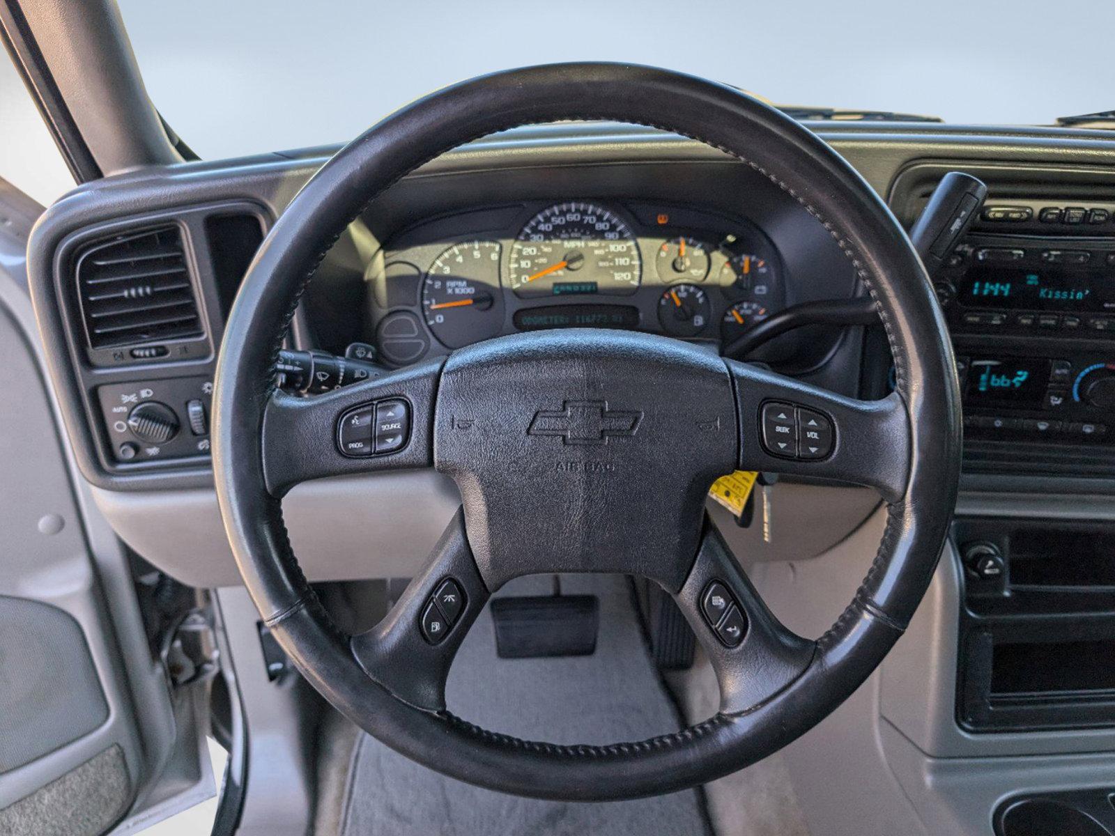 2004 /Gray/Dark Charcoal Chevrolet Suburban LT (3GNEC16Z94G) with an Gas V8 5.3L/327 engine, 4-Speed Automatic w/OD transmission, located at 7000 Northlake Connector, Columbus, GA, 31904, (706) 987-8085, 32.524975, -84.978134 - 2004 Chevrolet Suburban LT - Photo#15