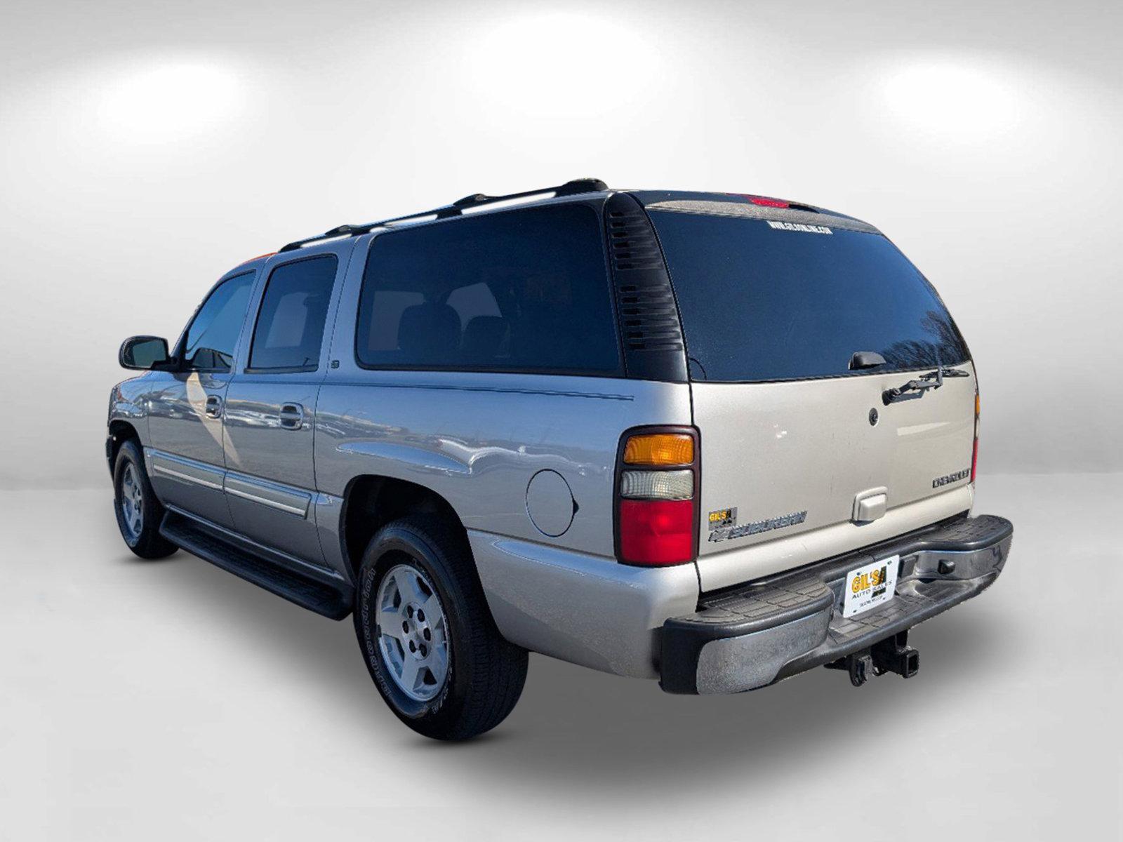 2004 /Gray/Dark Charcoal Chevrolet Suburban LT (3GNEC16Z94G) with an Gas V8 5.3L/327 engine, 4-Speed Automatic w/OD transmission, located at 7000 Northlake Connector, Columbus, GA, 31904, (706) 987-8085, 32.524975, -84.978134 - 2004 Chevrolet Suburban LT - Photo#7