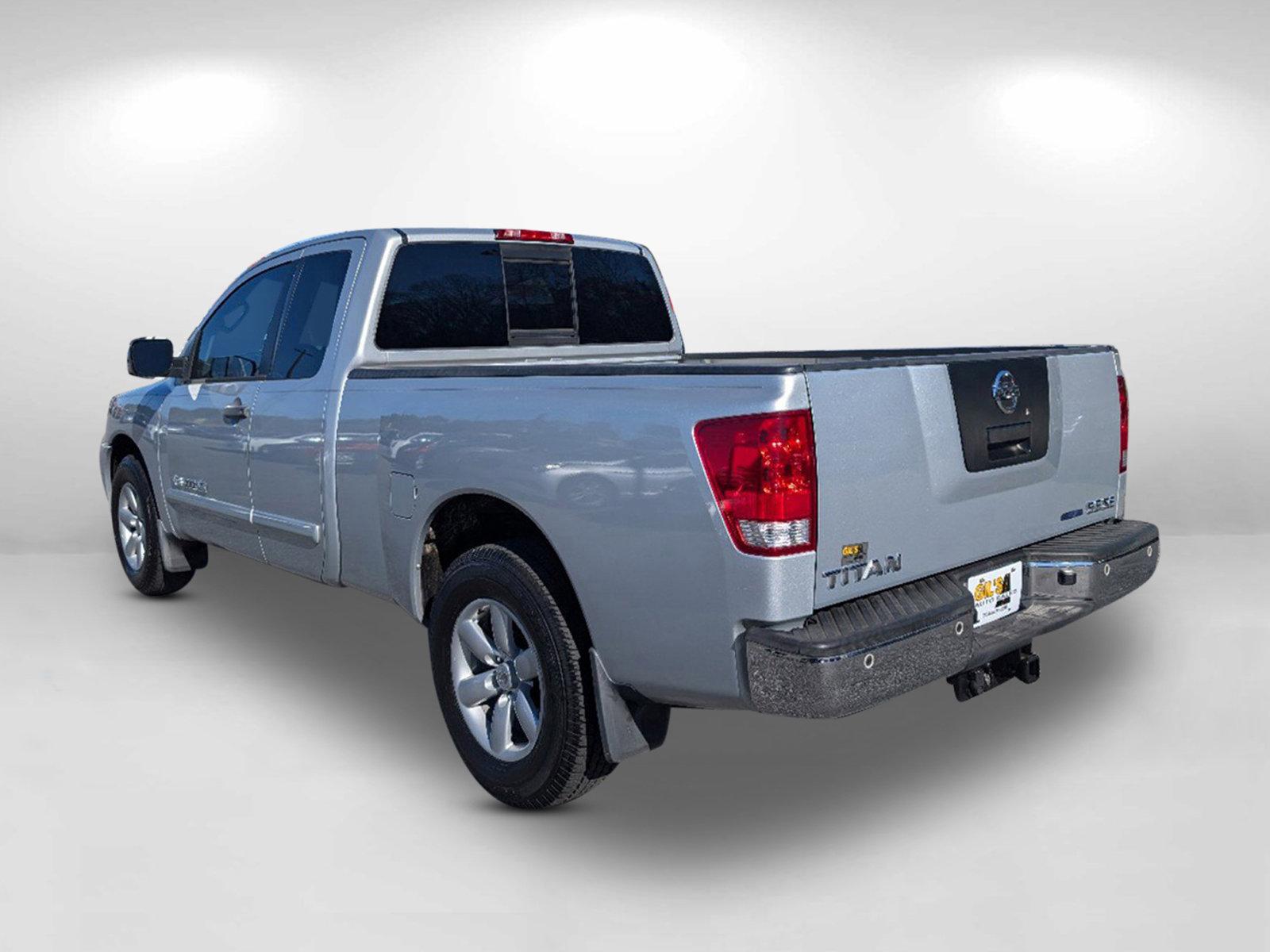 2010 /Charcoal Nissan Titan SE (1N6BA0CA0AN) with an Gas/Ethanol V8 5.6L/ engine, 5-Speed Automatic w/OD transmission, located at 804 22nd Ave, Phenix City, AL, 36870, (334) 297-1860, 32.484749, -85.024475 - 2010 Nissan Titan SE - Photo#6