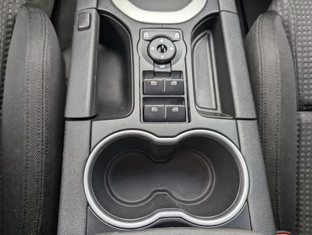 2008 Panther Black Metallic /Onyx Pontiac G8 (6G2ER57798L) with an Gas V6 3.6L/217 engine, 5-Speed Automatic w/OD, Electronic transmission, located at 7000 Northlake Connector, Columbus, GA, 31904, (706) 987-8085, 32.524975, -84.978134 - 2008 Pontiac G8 - Photo#12