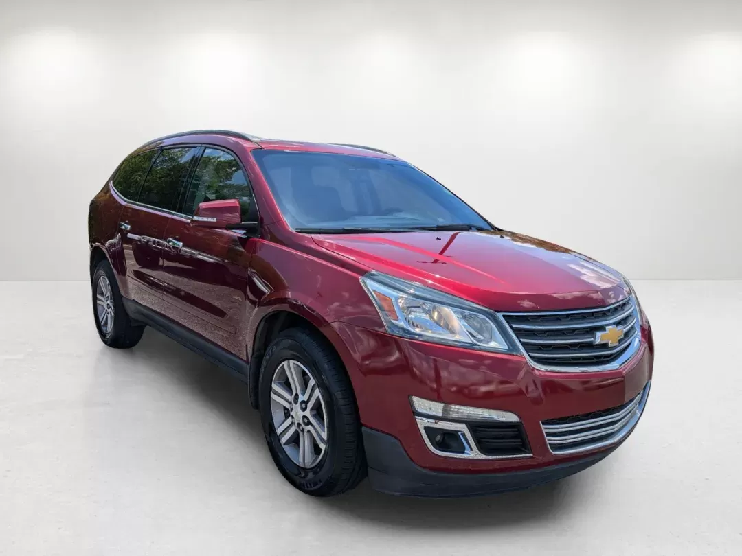 2015 /Ebony Chevrolet Traverse LT (1GNKVHKD6FJ) with an Gas V6 3.6L/217 engine, 6-Speed Automatic transmission, located at 3959 U.S. 80 W, Phenix City, AL, 36870, (334) 297-4885, 32.469296, -85.135185 - 2015 Chevrolet Traverse LT - Photo#2