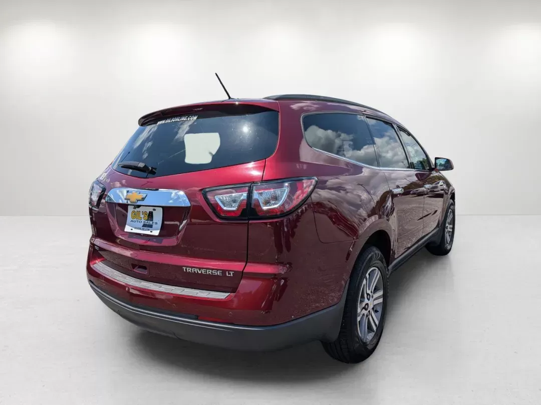 2015 /Ebony Chevrolet Traverse LT (1GNKVHKD6FJ) with an Gas V6 3.6L/217 engine, 6-Speed Automatic transmission, located at 3959 U.S. 80 W, Phenix City, AL, 36870, (334) 297-4885, 32.469296, -85.135185 - 2015 Chevrolet Traverse LT - Photo#4