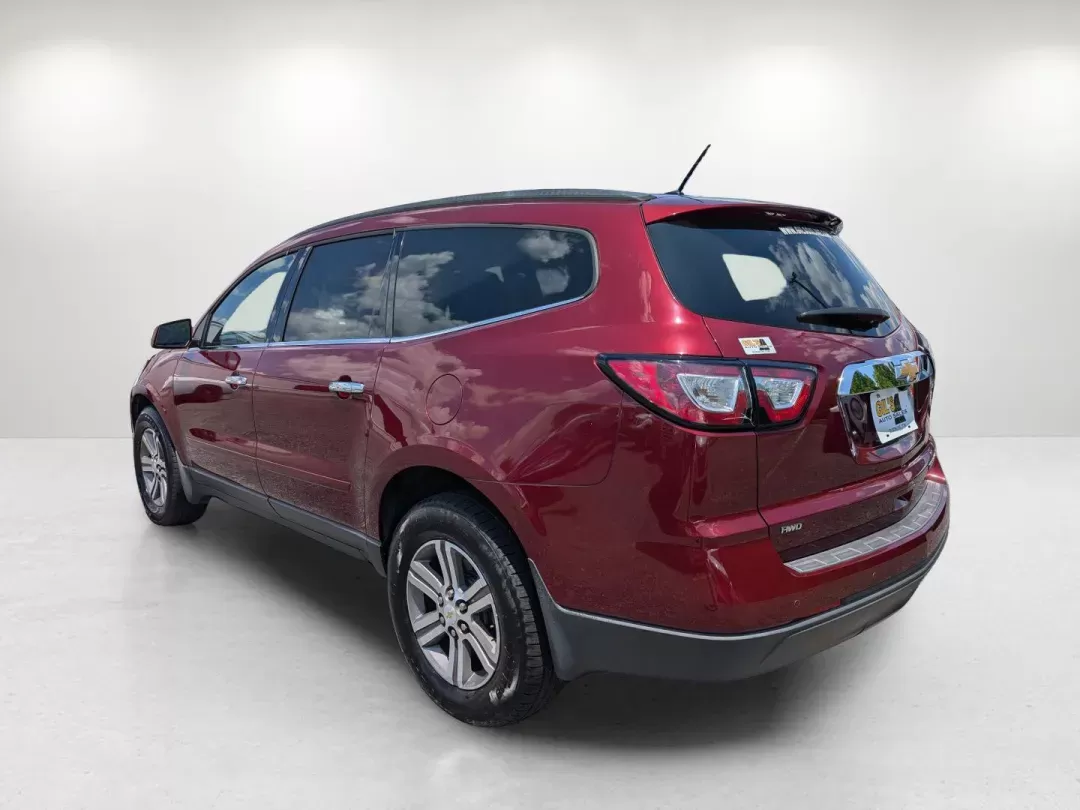 2015 /Ebony Chevrolet Traverse LT (1GNKVHKD6FJ) with an Gas V6 3.6L/217 engine, 6-Speed Automatic transmission, located at 3959 U.S. 80 W, Phenix City, AL, 36870, (334) 297-4885, 32.469296, -85.135185 - 2015 Chevrolet Traverse LT - Photo#6