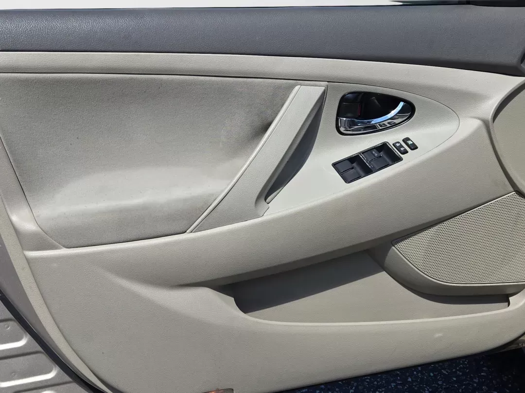2007 Toyota Camry LE (4T1BE46K27U) with an Other engine, located at 3959 U.S. 80 W, Phenix City, AL, 36870, (334) 297-4885, 32.469296, -85.135185 - **Drive Into Adventure with the 2007 Toyota Camry LE!**<br /> <br /> Are you searching for the perfect vehicle to complement your busy lifestyle? Whether you're commuting to work, running errands, or enjoying weekend getaways, the 2007 Toyota Camry LE is designed to meet all your needs. This reliabl - Photo#9
