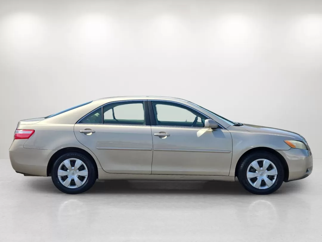 2007 Toyota Camry LE (4T1BE46K27U) with an Other engine, located at 521 Old Farm Lane Rd, Prattville, AL, 36066, (334) 325-1505, 32.482460, -86.416367 - Discover your perfect blend of reliability, comfort, and affordability with this stunning 2007 Toyota Camry LE, available now at Gils Auto - Columbus #2! Located at 7000 Northlake Connector, Columbus, GA 31904, we are your go-to Buy Here Pay Here dealership, specializing in providing quality vehicle - Photo#3