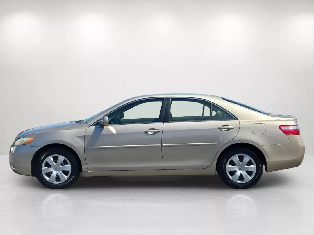 2007 Toyota Camry LE (4T1BE46K27U) with an Other engine, located at 521 Old Farm Lane Rd, Prattville, AL, 36066, (334) 325-1505, 32.482460, -86.416367 - Discover your perfect blend of reliability, comfort, and affordability with this stunning 2007 Toyota Camry LE, available now at Gils Auto - Columbus #2! Located at 7000 Northlake Connector, Columbus, GA 31904, we are your go-to Buy Here Pay Here dealership, specializing in providing quality vehicle - Photo#7