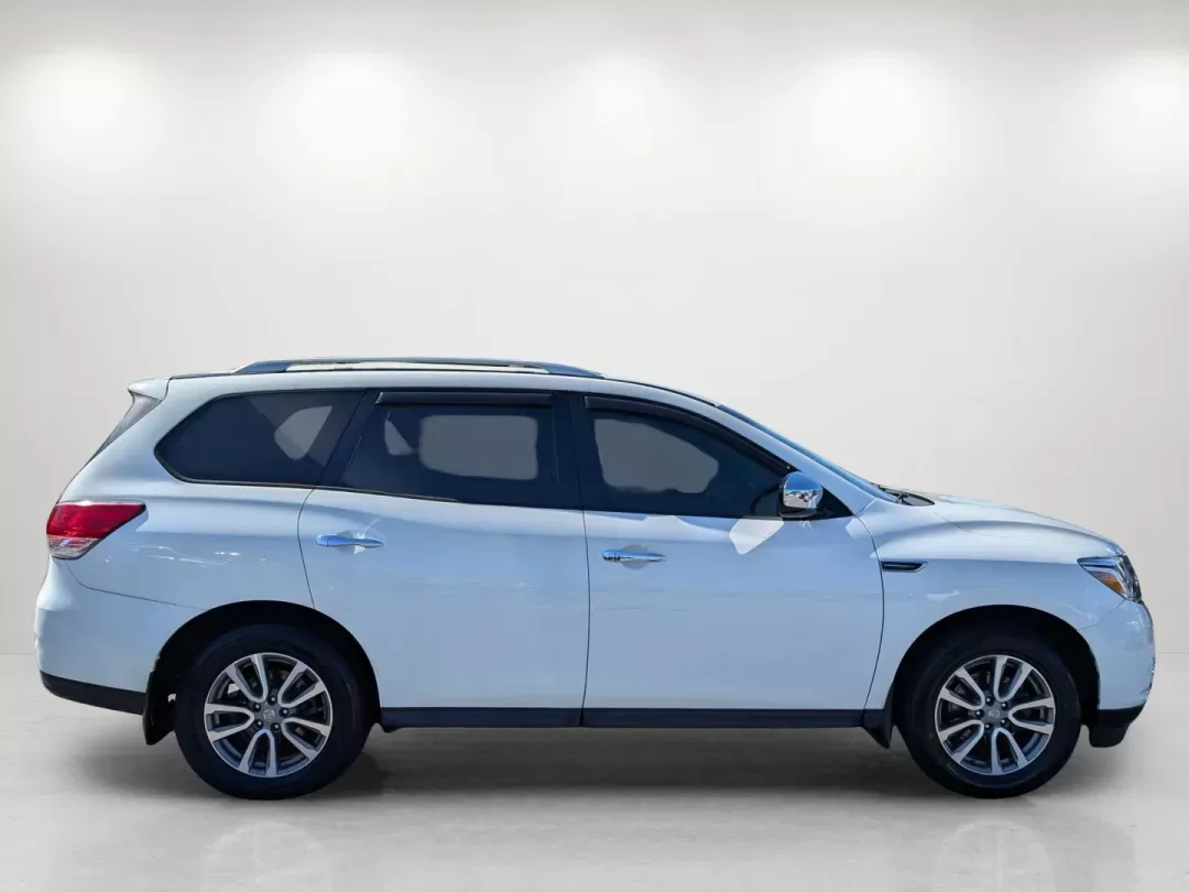 2015 /Charcoal Nissan Pathfinder S (5N1AR2MN0FC) with an Regular Unleaded V-6 3.5 L/213 engine, 1-Speed CVT w/OD transmission, located at 7000 Northlake Connector, Columbus, GA, 31904, (706) 987-8085, 32.524975, -84.978134 - 2015 Nissan Pathfinder S - Photo#3