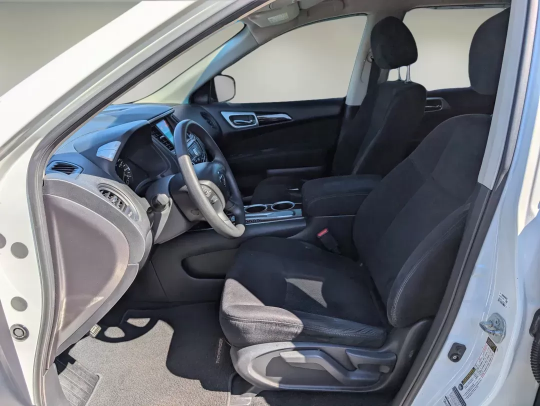2015 /Charcoal Nissan Pathfinder S (5N1AR2MN0FC) with an Regular Unleaded V-6 3.5 L/213 engine, 1-Speed CVT w/OD transmission, located at 7000 Northlake Connector, Columbus, GA, 31904, (706) 987-8085, 32.524975, -84.978134 - 2015 Nissan Pathfinder S - Photo#9