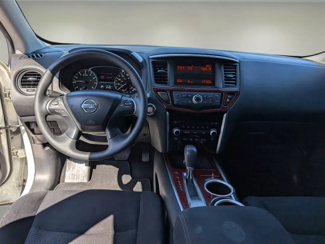 2015 /Charcoal Nissan Pathfinder S (5N1AR2MN0FC) with an Regular Unleaded V-6 3.5 L/213 engine, 1-Speed CVT w/OD transmission, located at 7000 Northlake Connector, Columbus, GA, 31904, (706) 987-8085, 32.524975, -84.978134 - 2015 Nissan Pathfinder S - Photo#12