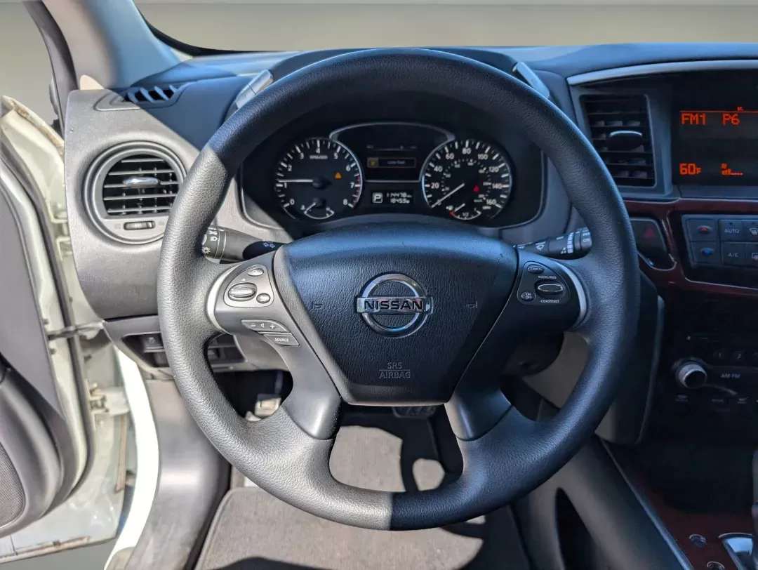 2015 /Charcoal Nissan Pathfinder S (5N1AR2MN0FC) with an Regular Unleaded V-6 3.5 L/213 engine, 1-Speed CVT w/OD transmission, located at 7000 Northlake Connector, Columbus, GA, 31904, (706) 987-8085, 32.524975, -84.978134 - 2015 Nissan Pathfinder S - Photo#15