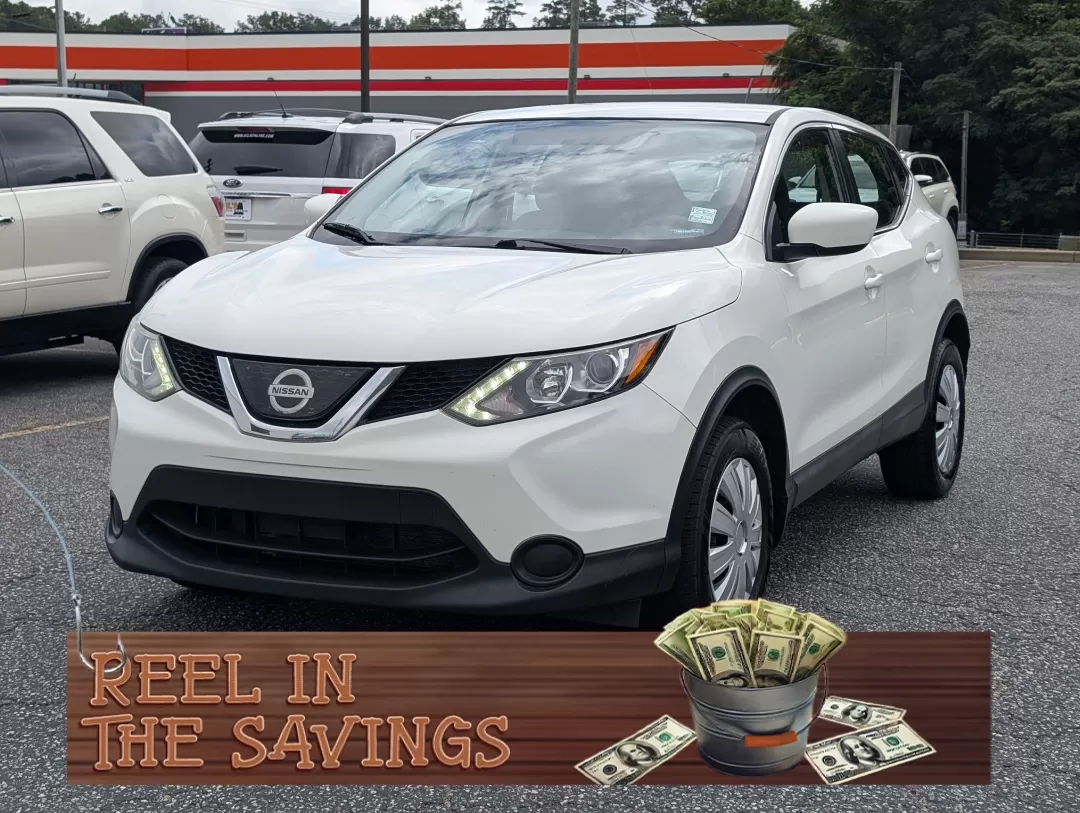 2019 Glacier White /Charcoal Nissan Rogue S (JN1BJ1CP2KW) with an Other engine, located at 3959 U.S. 80 W, Phenix City, AL, 36870, (334) 297-4885, 32.469296, -85.135185 - Are you ready to elevate your weekend adventures or tackle your daily commute with confidence? The 2019 Nissan Rogue S is the perfect companion for anyone seeking versatility, comfort, and efficiency. This stylish Sport Utility Vehicle (SUV) is designed to accommodate a variety of lifestyles, making - Photo#0