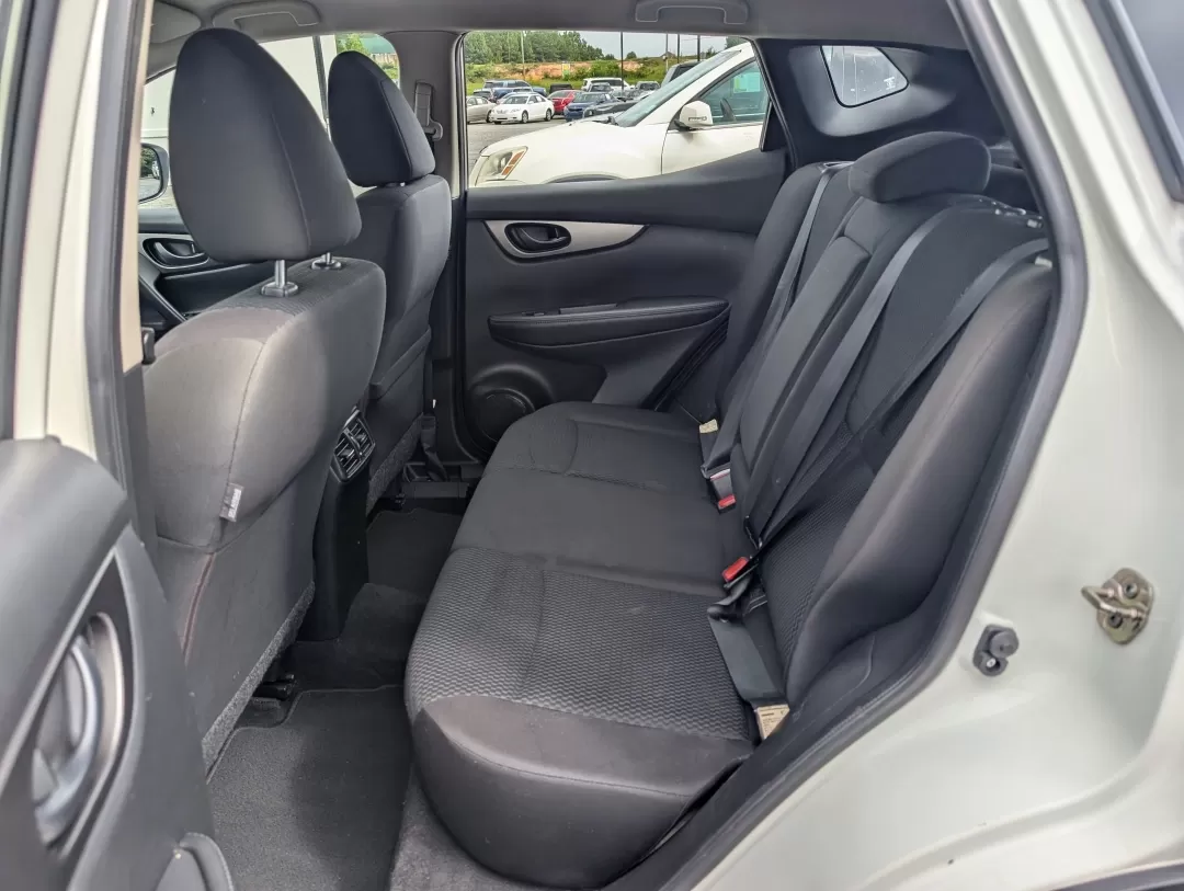2019 Glacier White /Charcoal Nissan Rogue S (JN1BJ1CP2KW) with an Other engine, located at 3959 U.S. 80 W, Phenix City, AL, 36870, (334) 297-4885, 32.469296, -85.135185 - Are you ready to elevate your weekend adventures or tackle your daily commute with confidence? The 2019 Nissan Rogue S is the perfect companion for anyone seeking versatility, comfort, and efficiency. This stylish Sport Utility Vehicle (SUV) is designed to accommodate a variety of lifestyles, making - Photo#10