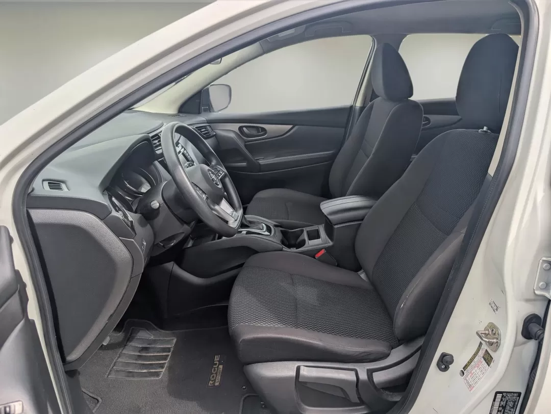 2019 Glacier White /Charcoal Nissan Rogue S (JN1BJ1CP2KW) with an Other engine, located at 7000 Northlake Connector, Columbus, GA, 31904, (706) 987-8085, 32.524975, -84.978134 - 2019 Nissan Rogue S - Photo#9