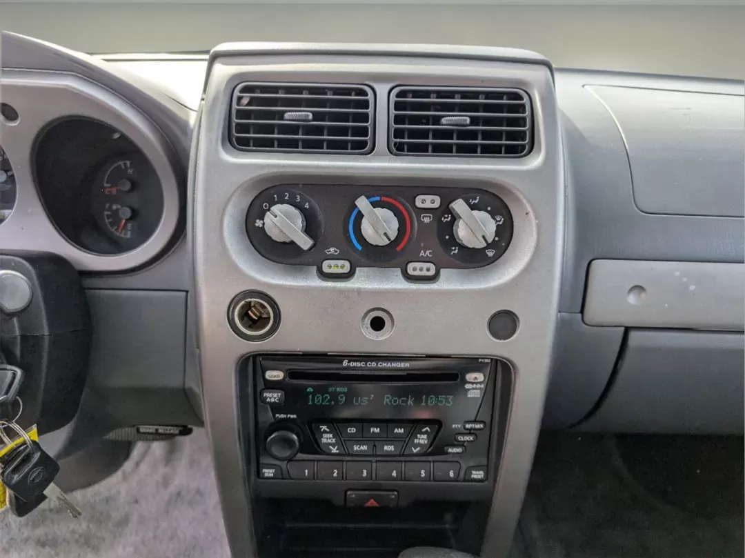 2002 Nissan Xterra SE (5N1ED28T32C) with an Gas V6 3.3L/201 engine, 4-Speed Automatic w/OD transmission, located at 521 Old Farm Lane Rd, Prattville, AL, 36066, (334) 325-1505, 32.482460, -86.416367 - 2002 Nissan Xterra SE - Photo#13