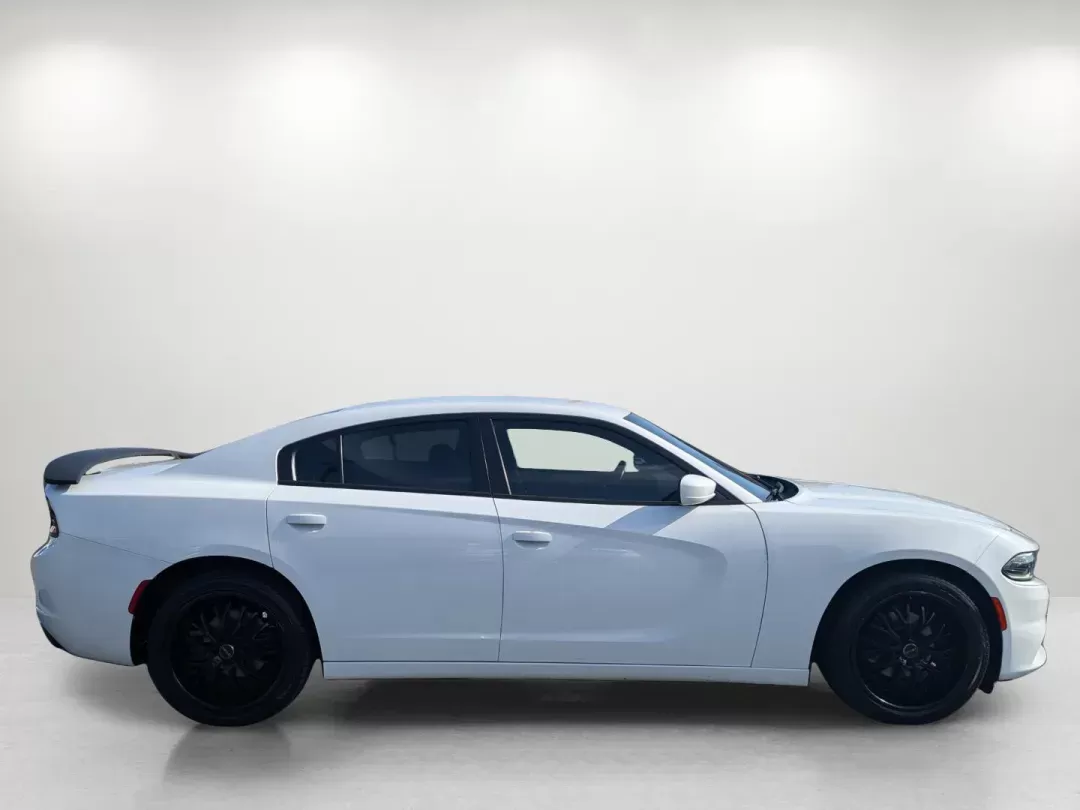 2016 /Black Dodge Charger SE (2C3CDXBG0GH) with an Regular Unleaded V-6 3.6 L/220 engine, 8-Speed Automatic w/OD transmission, located at 804 22nd Ave, Phenix City, AL, 36870, (334) 297-1860, 32.484749, -85.024475 - 2016 Dodge Charger SE - Photo#3