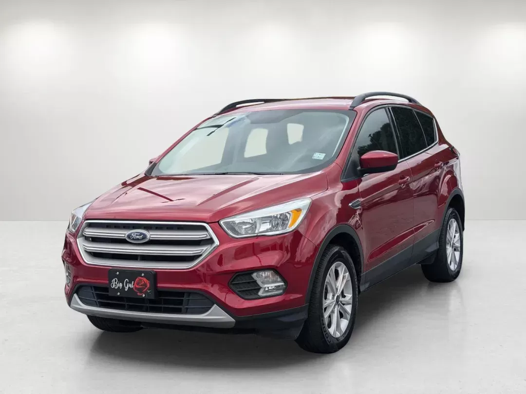 2018 Red Ford Escape SE (1FMCU9GD1JU) with an Intercooled Turbo Regular Unleaded I-4 1.5 L/91 engine, 6-Speed Automatic w/OD transmission, located at 3959 U.S. 80 W, Phenix City, AL, 36870, (334) 297-4885, 32.469296, -85.135185 - 2018 Ford Escape SE - Photo#1