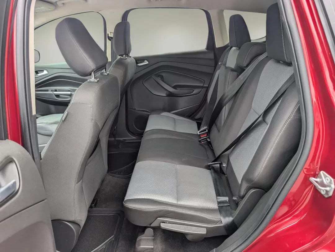 2018 Red Ford Escape SE (1FMCU9GD1JU) with an Intercooled Turbo Regular Unleaded I-4 1.5 L/91 engine, 6-Speed Automatic w/OD transmission, located at 3959 U.S. 80 W, Phenix City, AL, 36870, (334) 297-4885, 32.469296, -85.135185 - 2018 Ford Escape SE - Photo#11