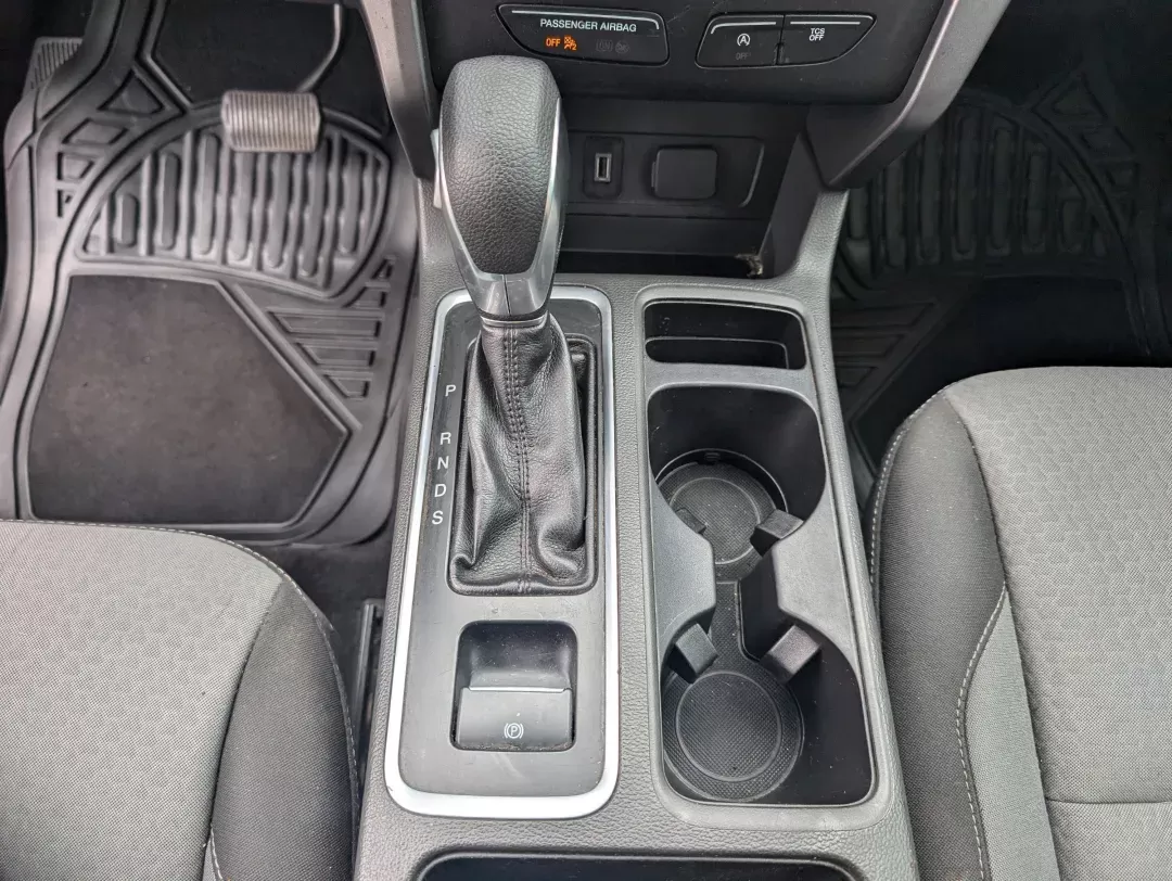 2018 Red Ford Escape SE (1FMCU9GD1JU) with an Intercooled Turbo Regular Unleaded I-4 1.5 L/91 engine, 6-Speed Automatic w/OD transmission, located at 3959 U.S. 80 W, Phenix City, AL, 36870, (334) 297-4885, 32.469296, -85.135185 - 2018 Ford Escape SE - Photo#14
