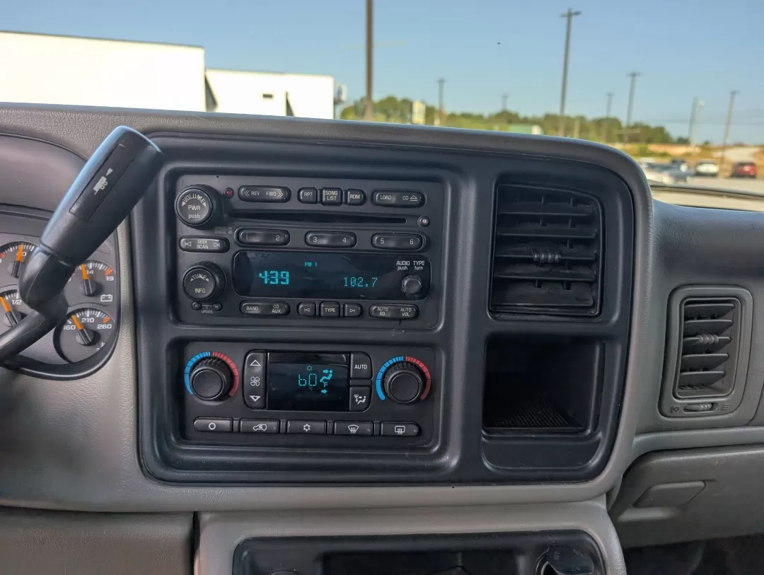 2005 Silver Birch Metallic /Medium Gray Chevrolet Silverado 1500 LT (2GCEC19T651) with an Other engine, located at 3959 U.S. 80 W, Phenix City, AL, 36870, (334) 297-4885, 32.469296, -85.135185 - **Unleash Your Adventurous Spirit with the 2005 Chevrolet Silverado 1500 LT!** <br /> <br /> Are you ready to take on your next weekend adventure or tackle those daily commutes with confidence? The 2005 Chevrolet Silverado 1500 LT is not just a truck; it's your companion for life's journey. Whether - Photo#12