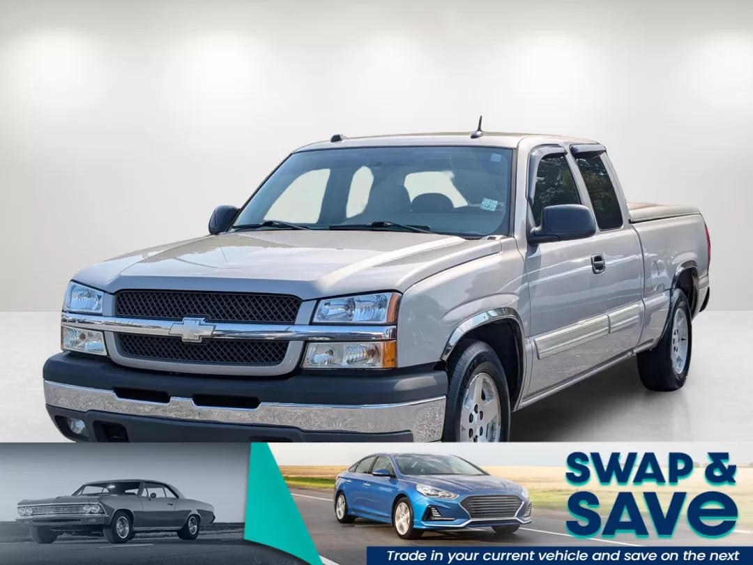 2005 Silver Birch Metallic /Medium Gray Chevrolet Silverado 1500 LT (2GCEC19T651) with an Other engine, located at 1430 Gateway Drive, Opelika, AL, 36801, (334) 239-0944, 32.637871, -85.409790 - 2005 Chevrolet Silverado 1500 LT - Photo#0
