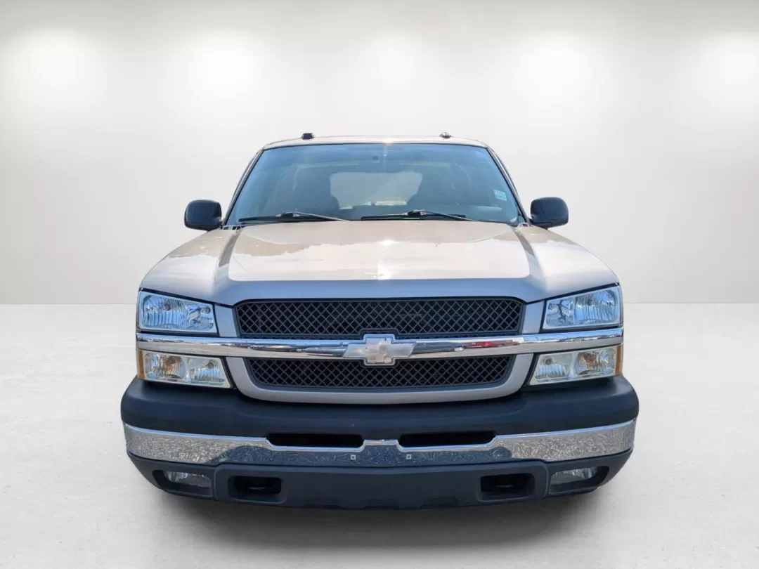 2005 Silver Birch Metallic /Medium Gray Chevrolet Silverado 1500 LT (2GCEC19T651) with an Other engine, located at 1430 Gateway Drive, Opelika, AL, 36801, (334) 239-0944, 32.637871, -85.409790 - 2005 Chevrolet Silverado 1500 LT - Photo#1