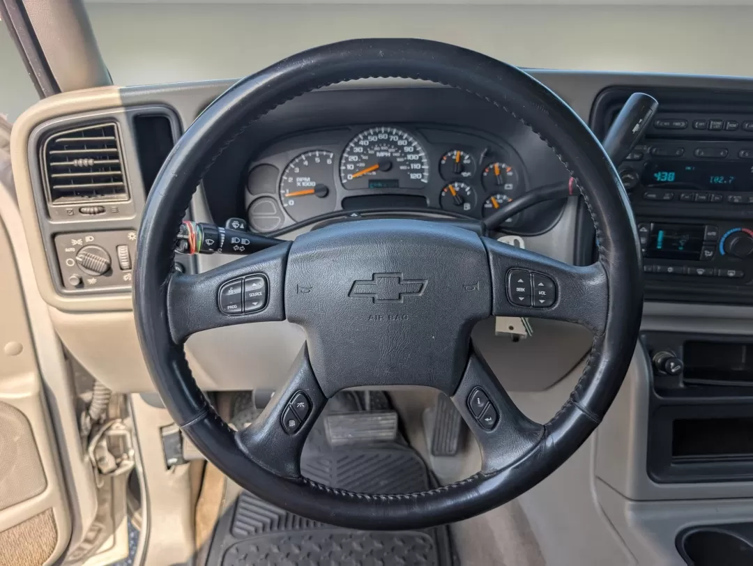 2005 Silver Birch Metallic /Medium Gray Chevrolet Silverado 1500 LT (2GCEC19T651) with an Other engine, located at 1430 Gateway Drive, Opelika, AL, 36801, (334) 239-0944, 32.637871, -85.409790 - 2005 Chevrolet Silverado 1500 LT - Photo#15