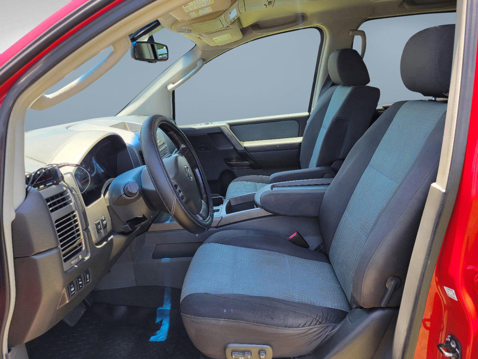 2006 Red Nissan Titan (1N6BA07BX6N) with an Gas/Ethanol V8 5.6L/339 engine, 5-Speed Automatic w/OD transmission, located at 3959 U.S. 80 W, Phenix City, AL, 36870, (334) 297-4885, 32.469296, -85.135185 - 2006 Nissan Titan - Photo#9