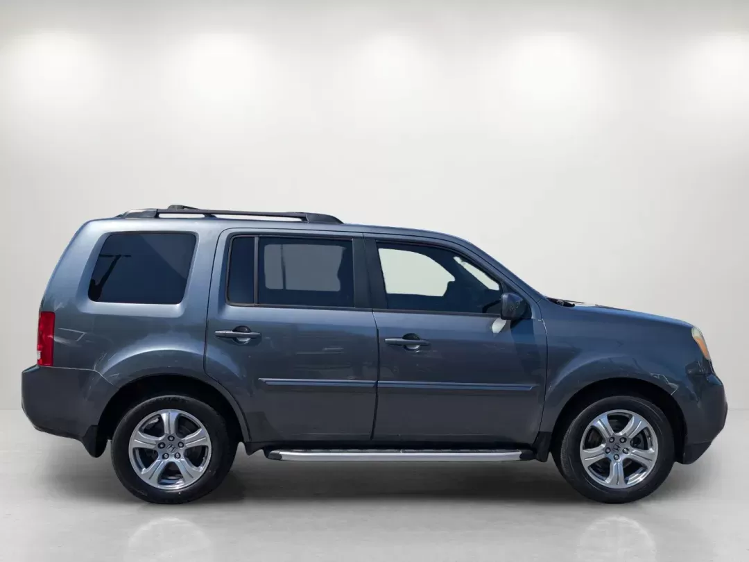 2013 Honda Pilot EX-L (5FNYF3H60DB) with an Gas V6 3.5L/212 engine, 5-Speed Automatic transmission, located at 521 Old Farm Lane Rd, Prattville, AL, 36066, (334) 325-1505, 32.482460, -86.416367 - 2013 Honda Pilot EX-L - Photo#3