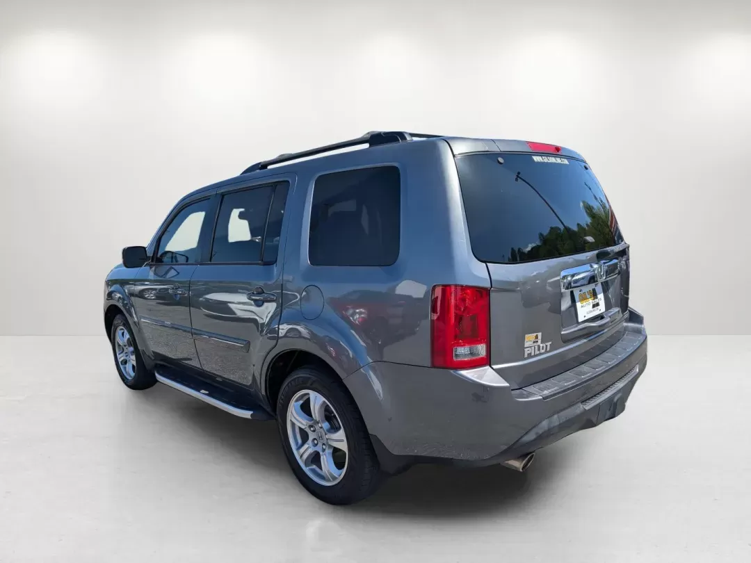 2013 Honda Pilot EX-L (5FNYF3H60DB) with an Gas V6 3.5L/212 engine, 5-Speed Automatic transmission, located at 521 Old Farm Lane Rd, Prattville, AL, 36066, (334) 325-1505, 32.482460, -86.416367 - 2013 Honda Pilot EX-L - Photo#6
