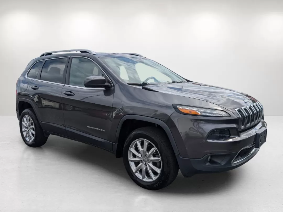 2015 /Lt Frost Beige/Black Jeep Cherokee Limited (1C4PJMDS6FW) with an Other engine, located at 3959 U.S. 80 W, Phenix City, AL, 36870, (334) 297-4885, 32.469296, -85.135185 - **Adventure Awaits with This 2015 Jeep Cherokee Limited at Gils Auto Phenix City, AL!**<br /> <br /> Whether you're a weekend warrior seeking thrills off the beaten path or a busy professional needing a reliable ride for daily commutes, this 2015 Jeep Cherokee Limited is perfectly suited for your l - Photo#3