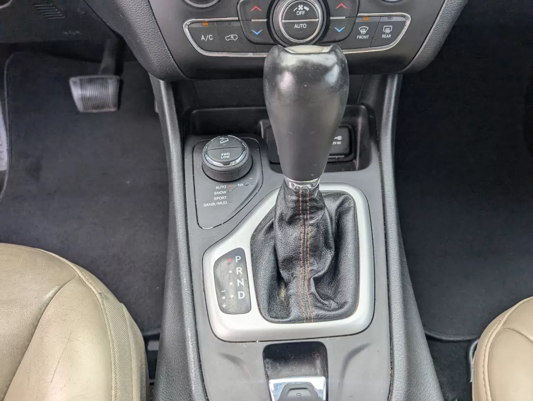 2015 /Lt Frost Beige/Black Jeep Cherokee Limited (1C4PJMDS6FW) with an Other engine, located at 3959 U.S. 80 W, Phenix City, AL, 36870, (334) 297-4885, 32.469296, -85.135185 - **Adventure Awaits with This 2015 Jeep Cherokee Limited at Gils Auto Phenix City, AL!**<br /> <br /> Whether you're a weekend warrior seeking thrills off the beaten path or a busy professional needing a reliable ride for daily commutes, this 2015 Jeep Cherokee Limited is perfectly suited for your l - Photo#14