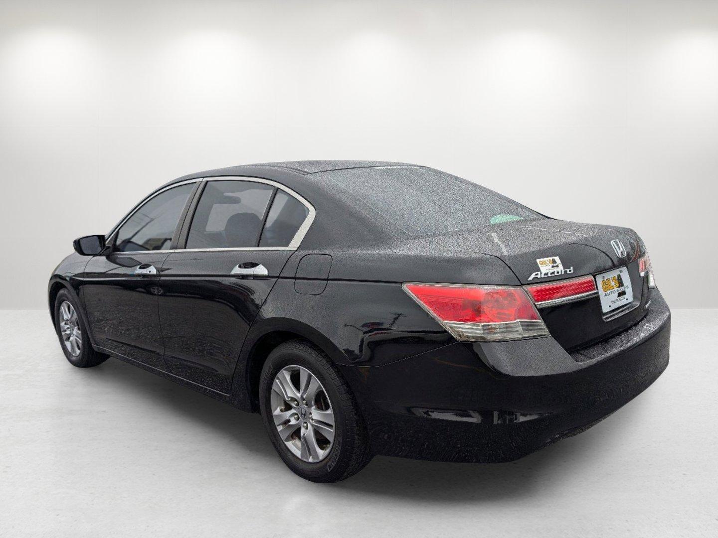 2012 Honda Accord Sdn SE (1HGCP2F66CA) with an Gas I4 2.4L/144 engine, 5-Speed Automatic transmission, located at 7000 Northlake Connector, Columbus, GA, 31904, (706) 987-8085, 32.524975, -84.978134 - 2012 Honda Accord Sdn SE - Photo#6