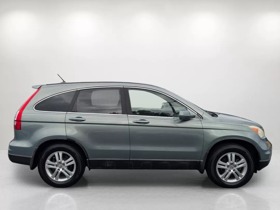 2011 Honda CR-V EX-L (5J6RE4H7XBL) with an Other engine, located at 7000 Northlake Connector, Columbus, GA, 31904, (706) 987-8085, 32.524975, -84.978134 - Are you in the market for a reliable SUV that can handle family adventures, weekend getaways, or long commutes with ease? Look no further than this stunning 2011 Honda CR-V EX-L, now available at Gils Auto in Phenix City, AL. With its spacious interior, advanced safety features, and impressive fuel - Photo#3