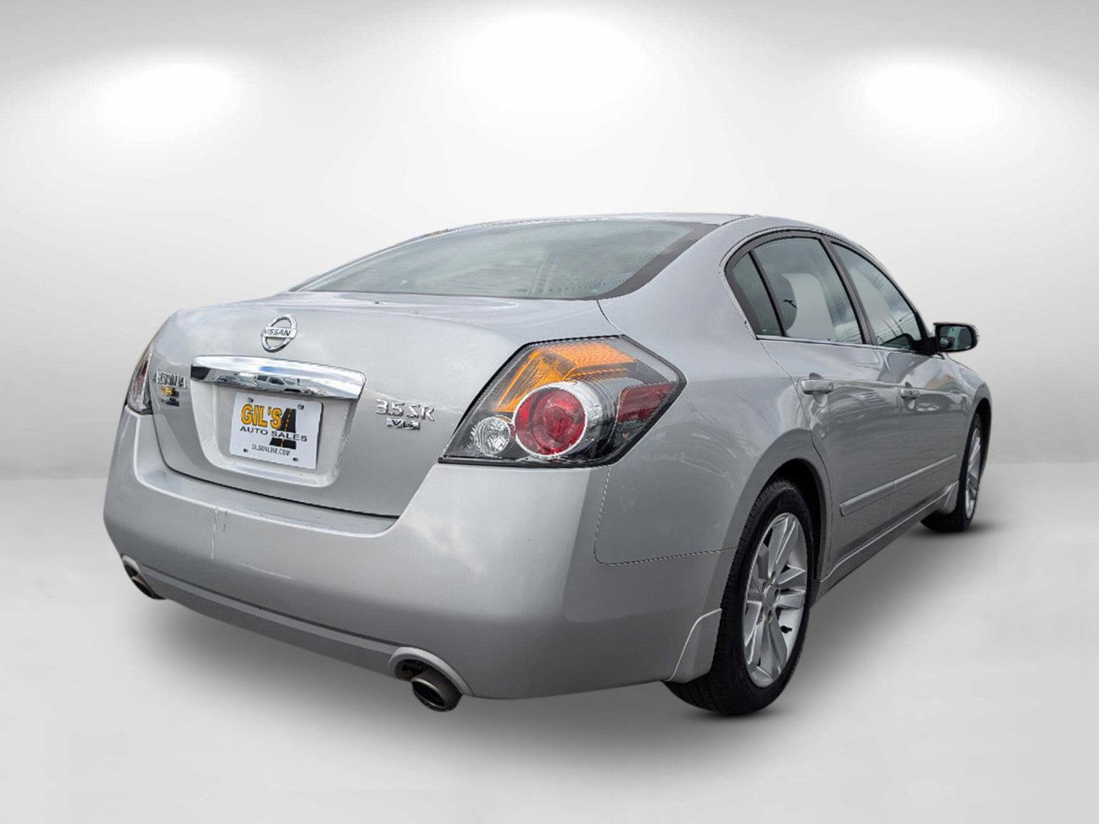 2011 /Charcoal Nissan Altima 3.5 SR (1N4BL2AP4BC) with an Gas V6 3.5L/ engine, 1-Speed Continuously Variable transmission, located at 804 22nd Ave, Phenix City, AL, 36870, (334) 297-1860, 32.484749, -85.024475 - 2011 Nissan Altima 3.5 SR - Photo#4